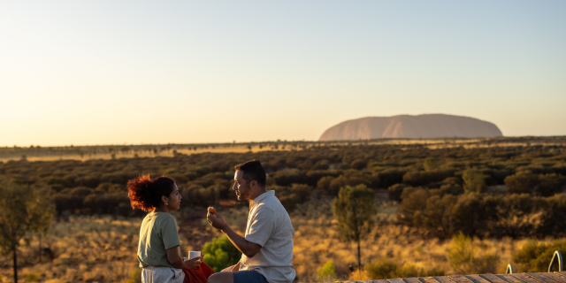 Australia Tours – Australien – © Tourism NT:Helen Orr Uluru Sunrise Journeys Experience 1001925-35