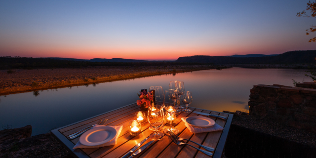 Australia Tours – HeliSpirit – Luxury Helisafari Kimberleys – El Questro Homestead – Cliffside+Dining+Table+Setting