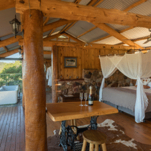 Australia Tours – Queensland Gilberton Outback Retreat – bedroom-hero-e1590377255224