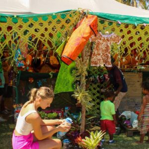 InstyleTouristik_Marche de Lifou-copyright @anaellechretienoff & @stevenlqr NCT-2033-10-23